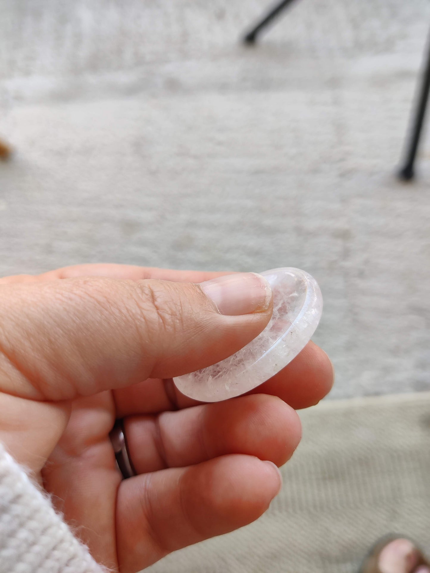 Sorgenstein aus Bergkristall- Trost und Daumensteine zur Beruhigung