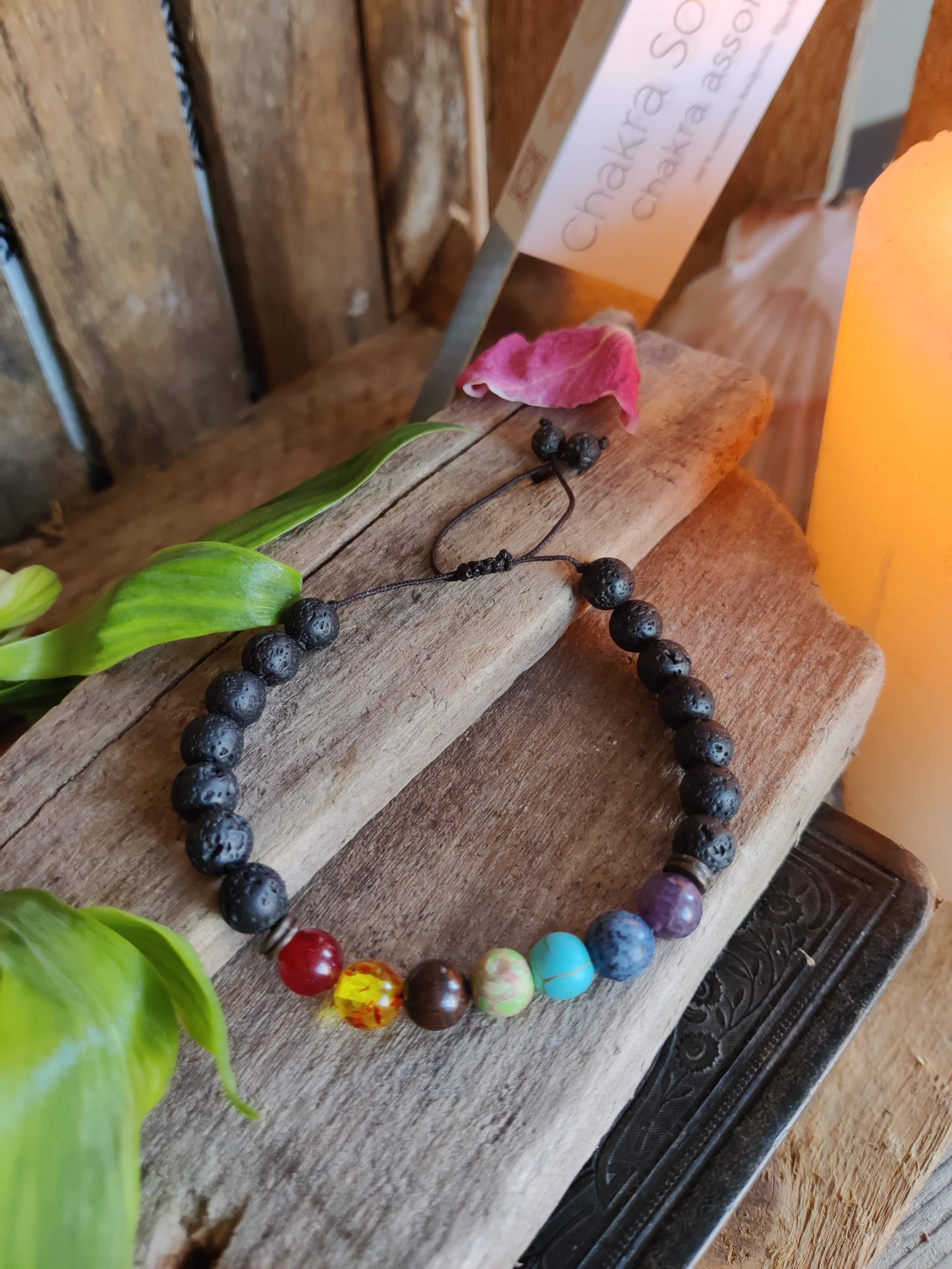 SoulColors – Chakra Armband mit Lavasteinen & verstellbarer Länge