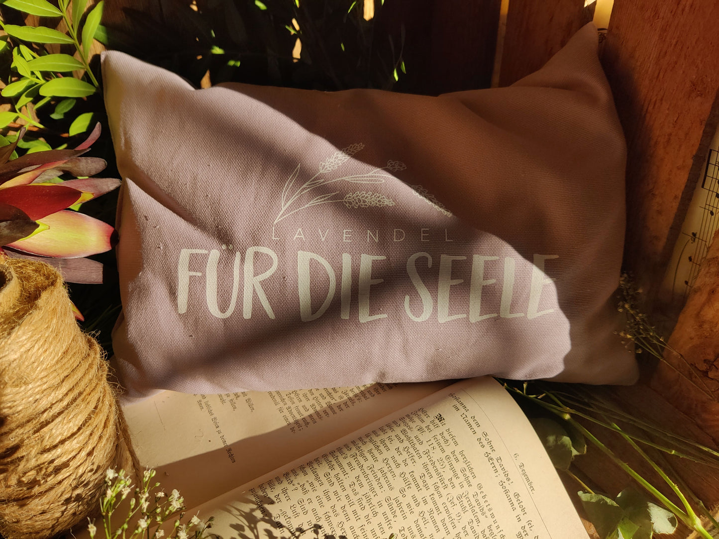 Lavendelkissen von Herbalind: Natürliche Entspannung für erholsamen Schlaf