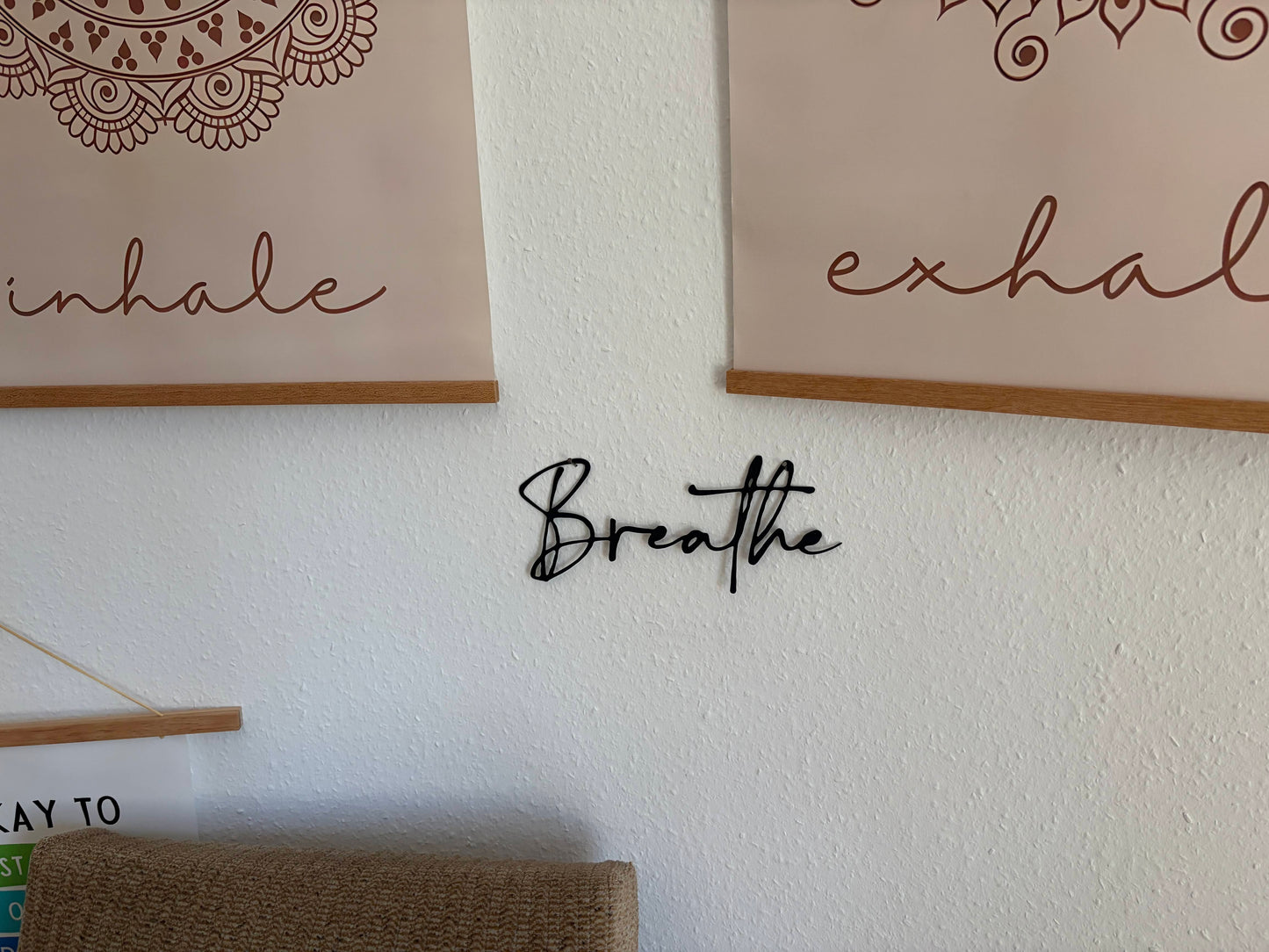 Tolle Deko: Eleganter Schriftzug aus Metall – Breathe