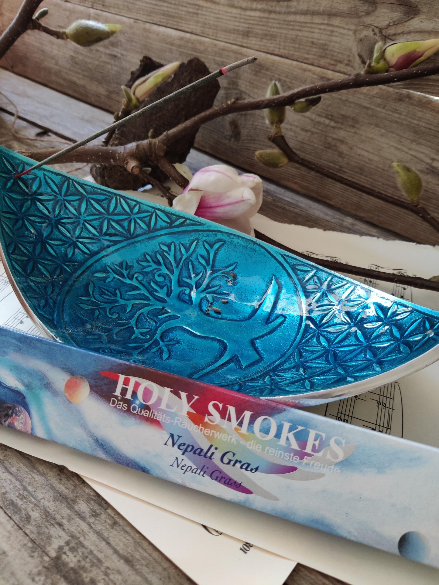 Räucherstäbchen: Nepali Gras– edler, handgerollter Duft zum Arbeiten oder Träumen