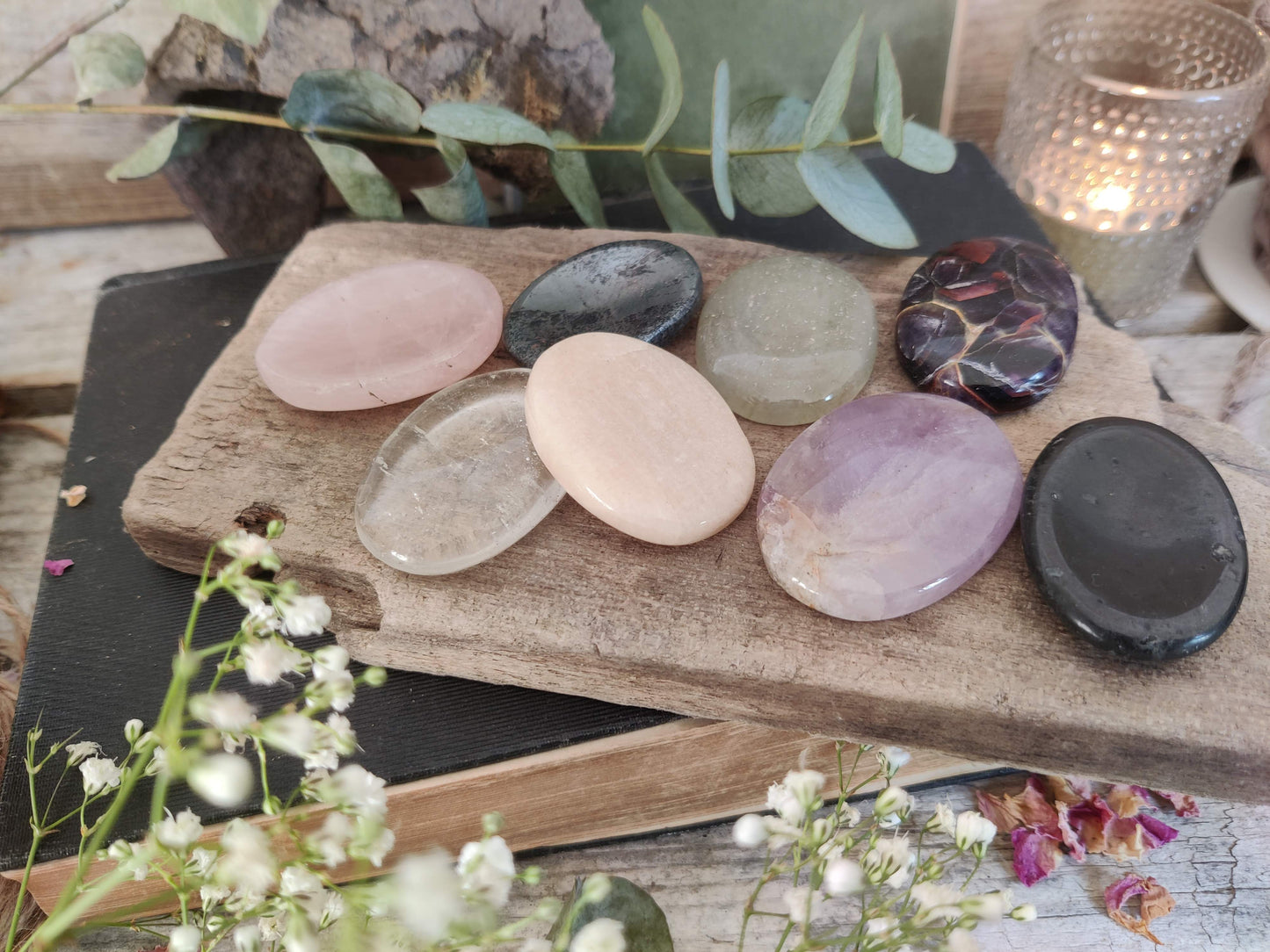 Sorgenstein aus Turmalin - Trost und Daumensteine zur Beruhigung