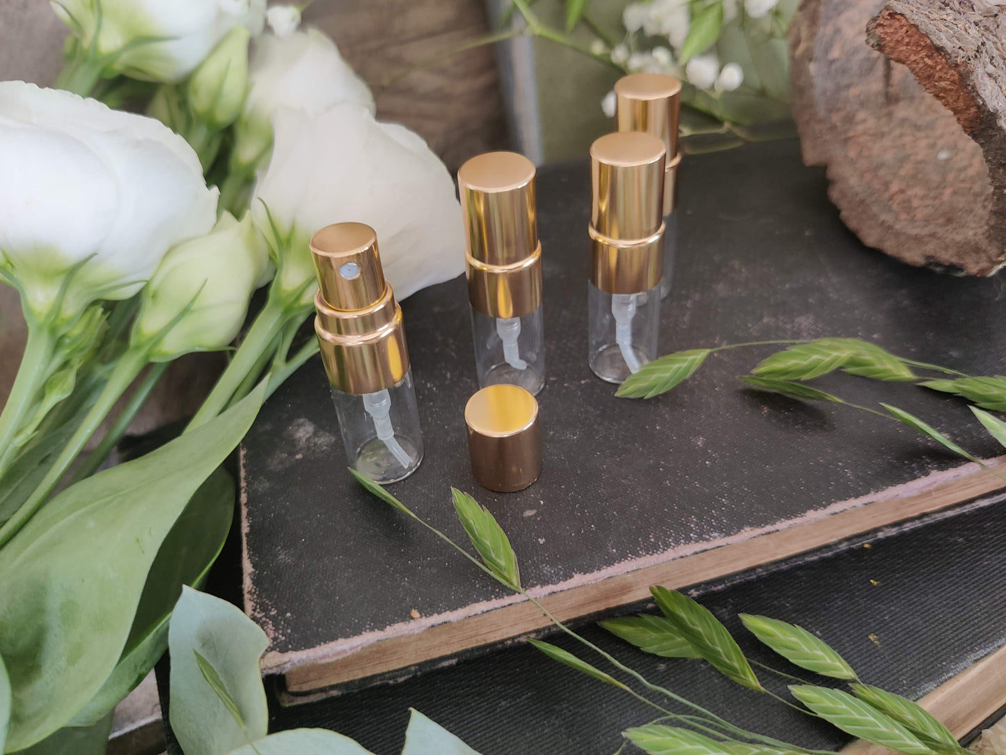 Glas-Sprühflasche 2ml – edler Mini-Sprayer mit goldenem Deckel