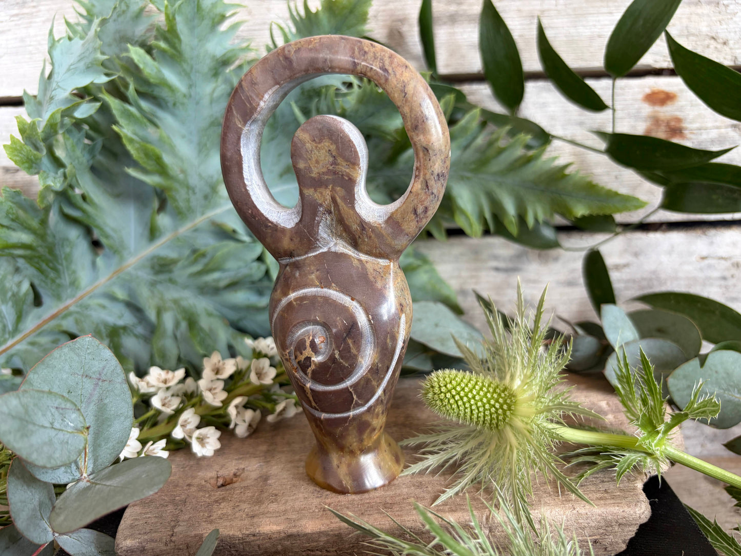 Göttin-Statuette aus Speckstein – Symbol für Weiblichkeit, Kraft & Erdung