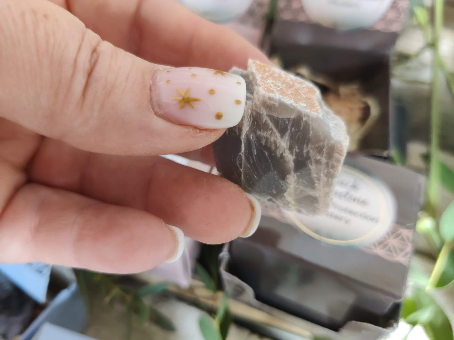 Mondsteine & Labradorit – Deine Begleiter für die Seele