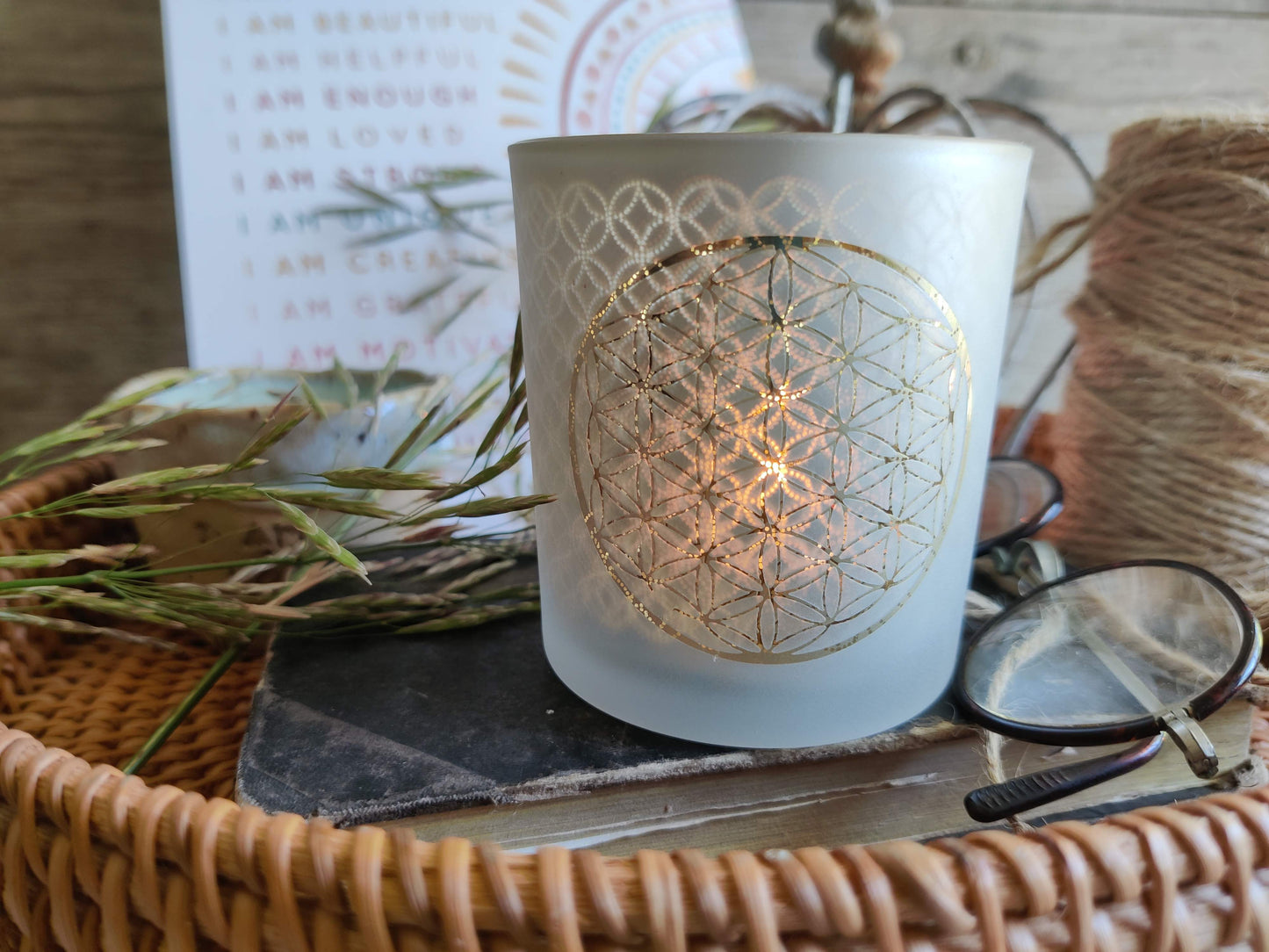 Sacred Glow – Teelichtglas mit der Blume des Lebens
