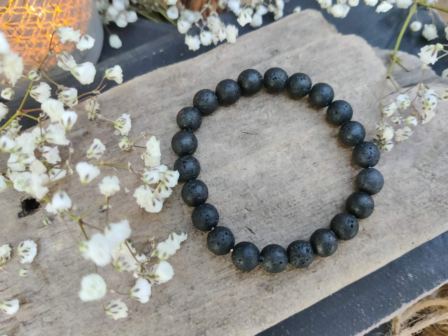 Armband „StoneGlow“ – natürlicher Lavastein trifft Duft & Stil für jeden Tag