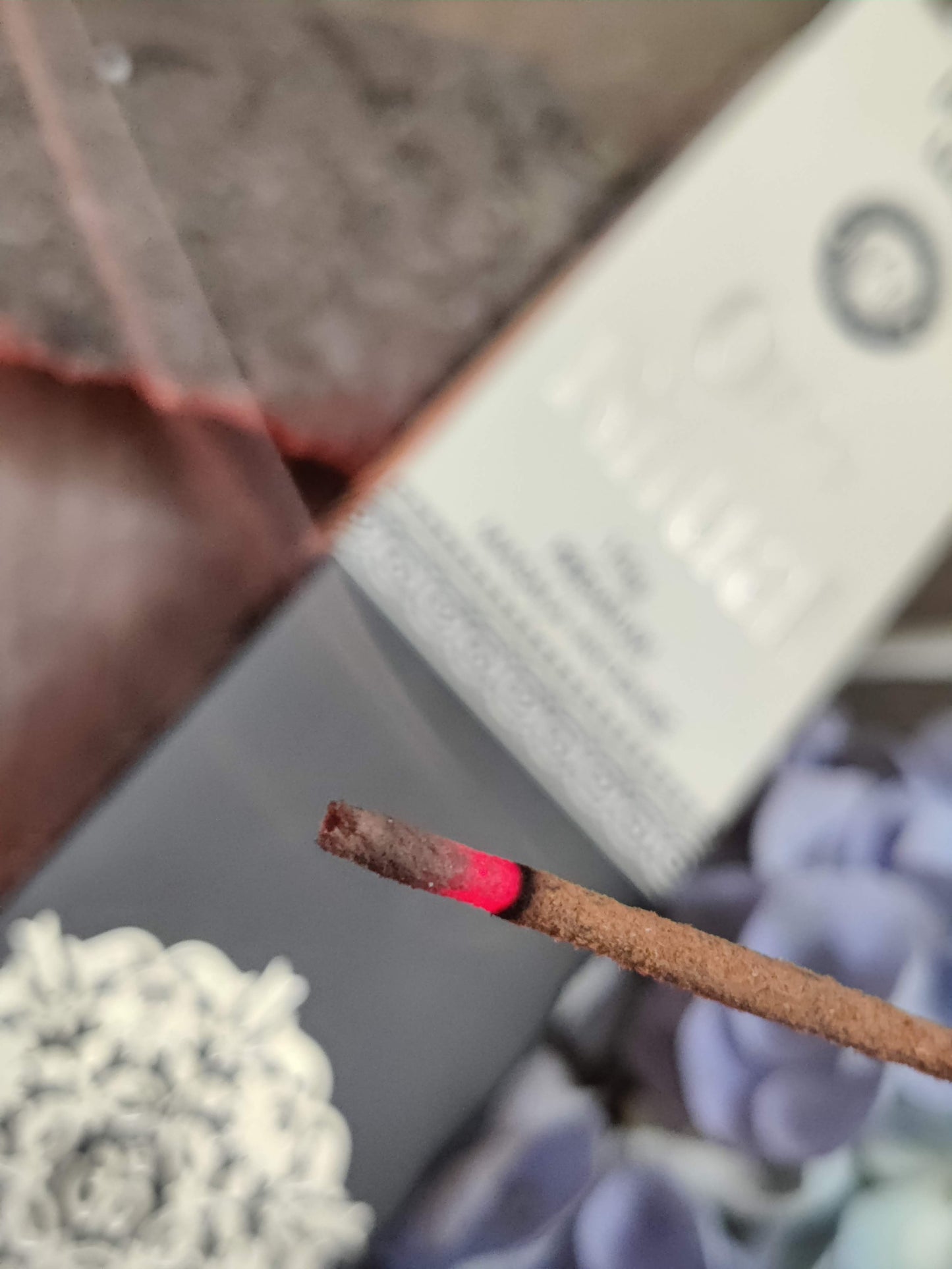 Räucherstäbchen: Om Ritual