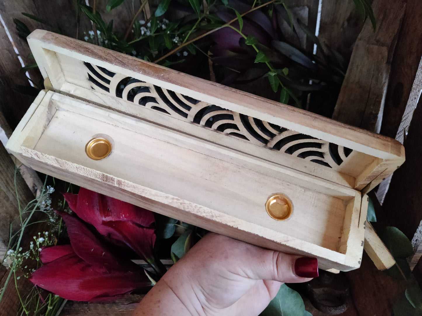 Holzhalter "Wave" mit Vorratsbox für Räucherstäbchen