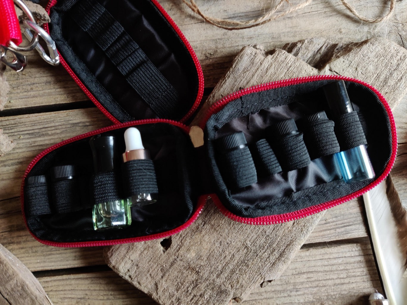 Erste-Hilfe-Set to go - Mini-Tasche für ätherische Öle