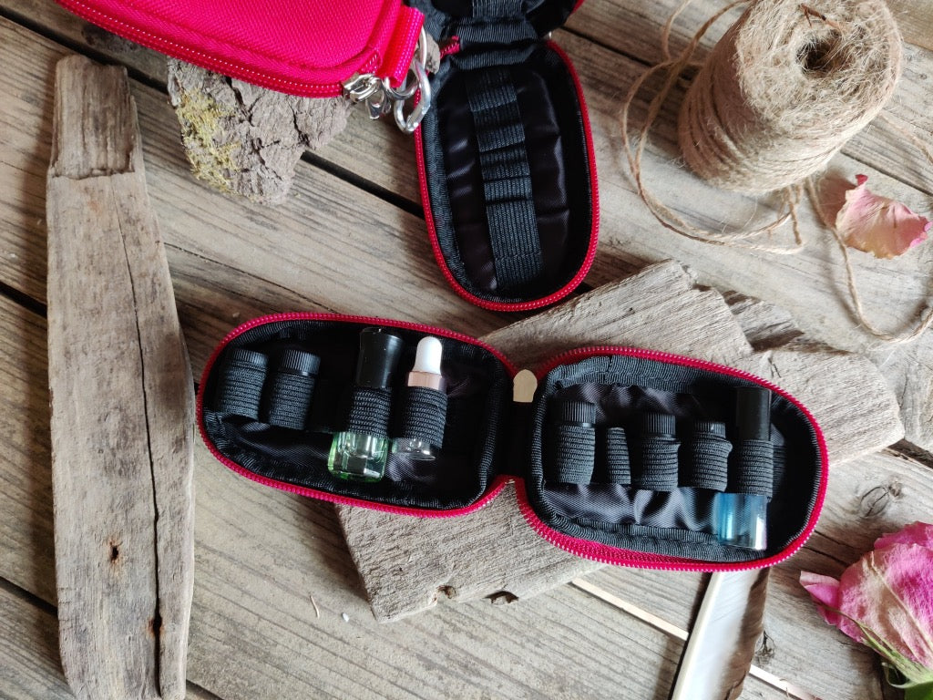Erste-Hilfe-Set to go - Mini-Tasche für ätherische Öle
