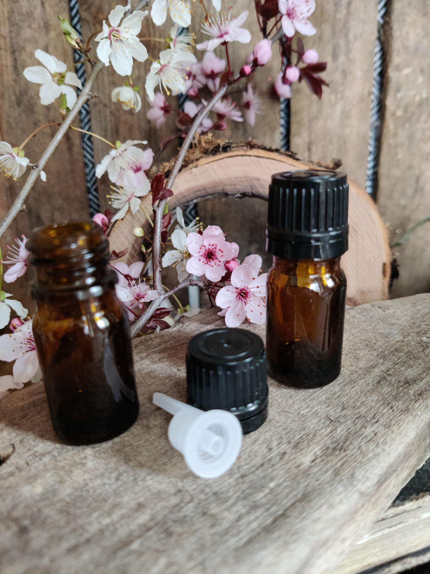 AromaVial – 5ml Glasflasche mit Tropfenverschluss & Deckel