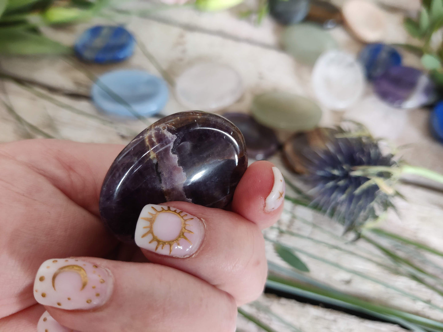 Sorgenstein aus Amethyst- Trost und Daumensteine zur Beruhigung