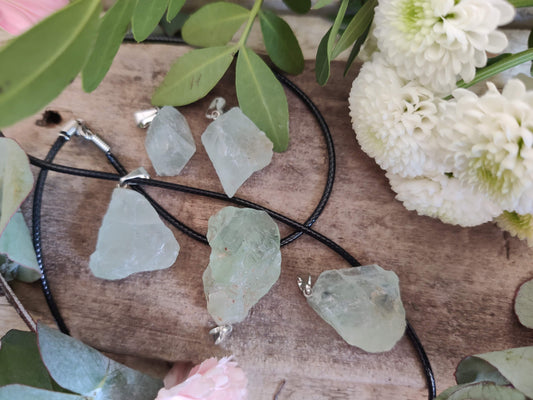 Grüner Fluorit Anhänger - Harmonie für Herz & Geist