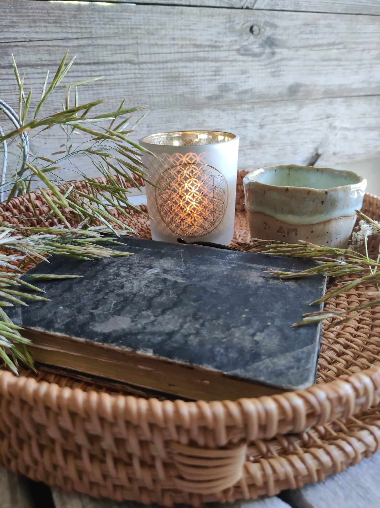 Sacred Glow – Teelichtglas mit der Blume des Lebens
