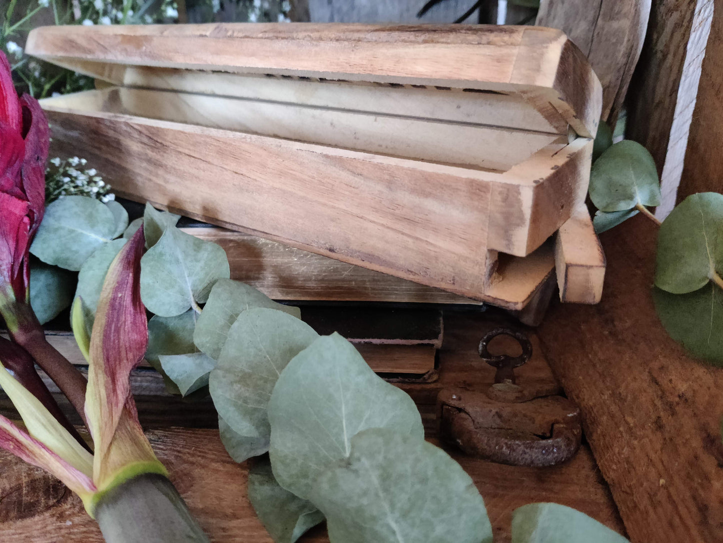 Holzhalter "Wave" mit Vorratsbox für Räucherstäbchen