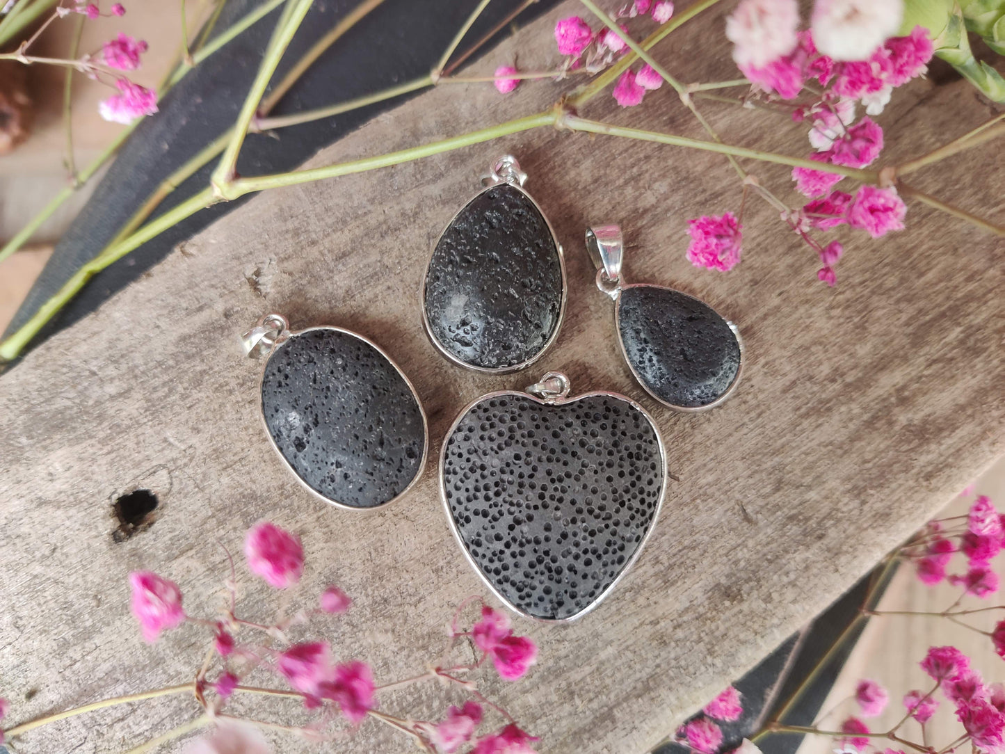 Lavastein-Anhänger – Herz, Tropfen oder Oval – Schmuck & natürlicher Diffuser in einem