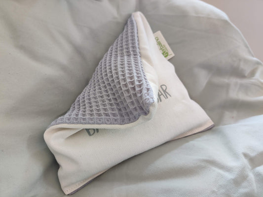 Bäuchlein Bär – Kinder-Bauchwohlkissen mit Kräutern (19 x 19 cm)