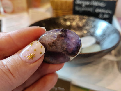 Sorgenstein aus Amethyst- Trost und Daumensteine zur Beruhigung