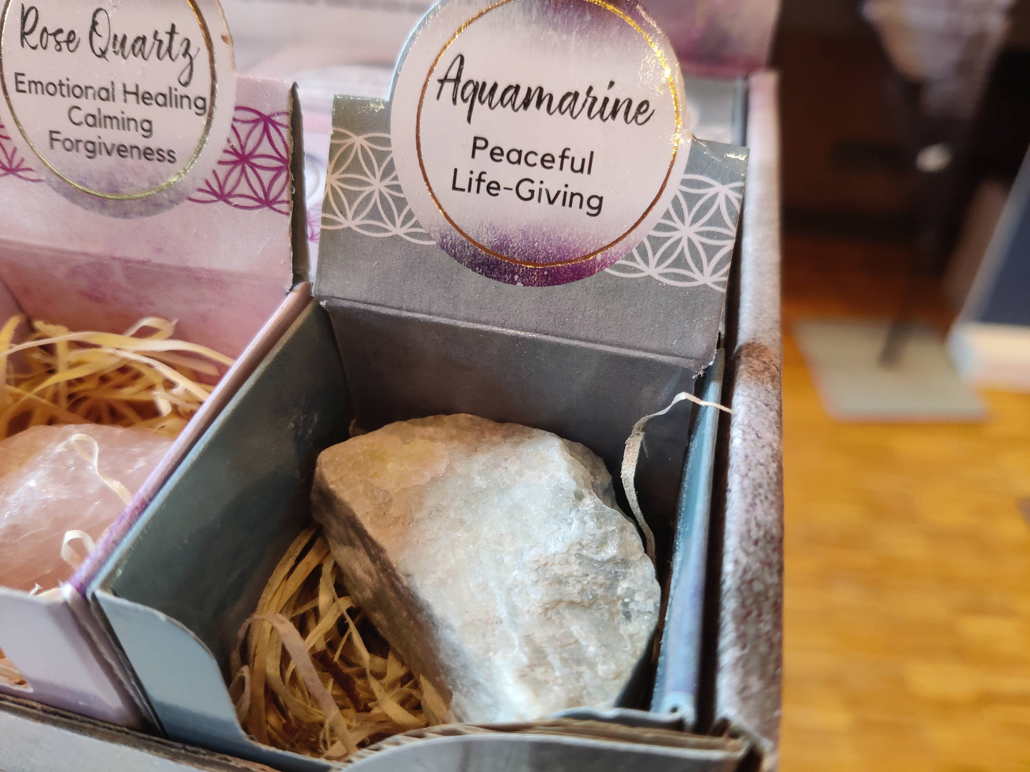 Heilsteine in kleiner Box - Amethyst, Bergkristall, Rosenquarz und Aquamarin