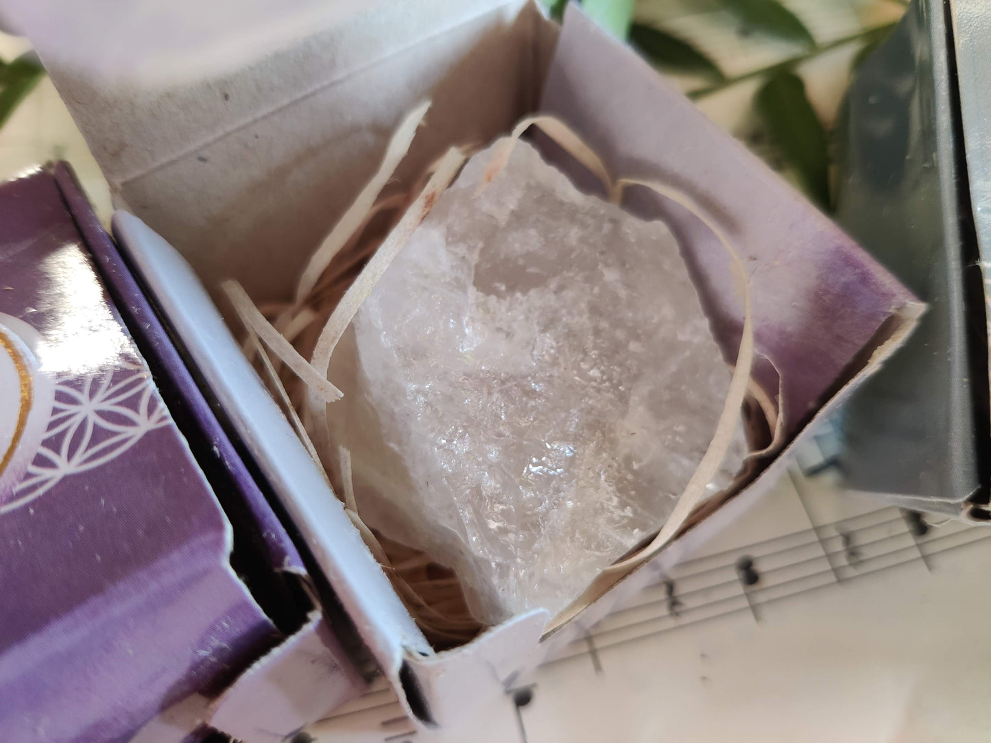 Heilsteine in kleiner Box - Amethyst, Bergkristall, Rosenquarz und Aquamarin