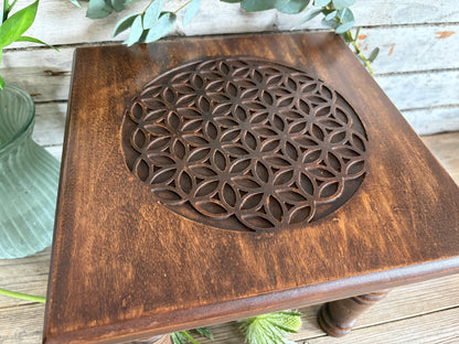 Holz-Beistelltisch Blume des Lebens – Natur, Harmonie & Erdung für dein Zuhause