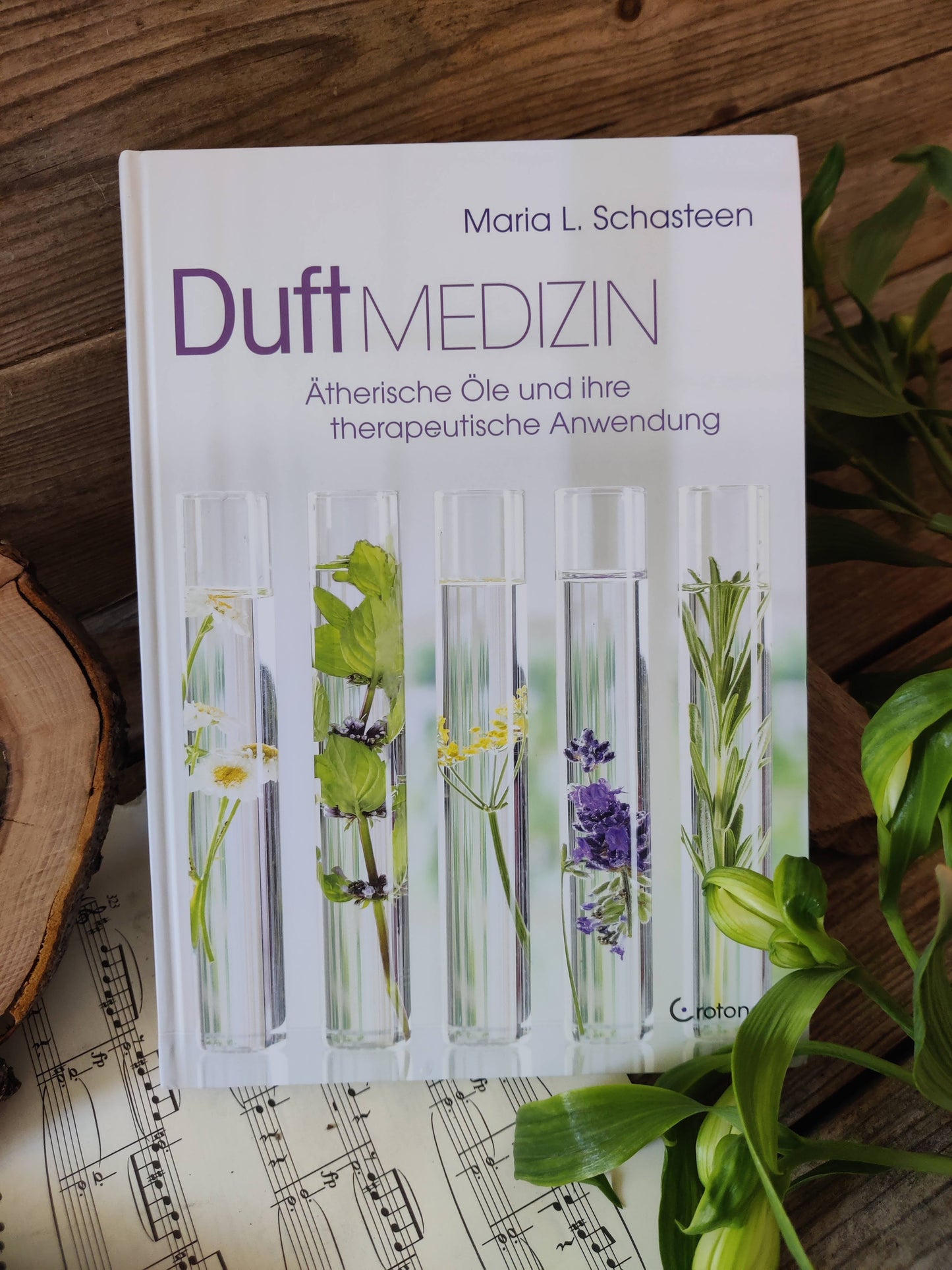 Buch: "Duftmedizin" von Maria Schasteen