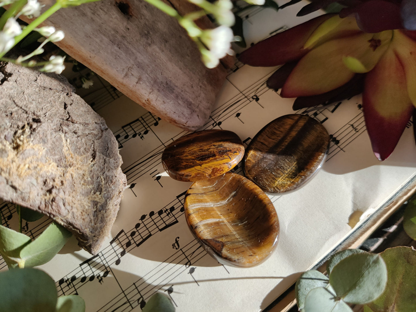 Sorgenstein Tigerauge- Trost und Daumensteine zur Beruhigung