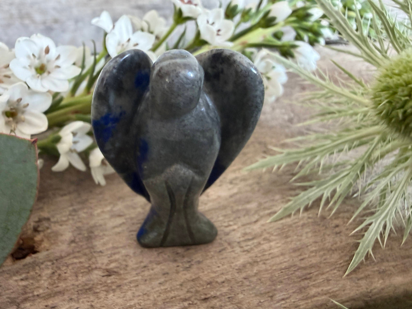 Edelstein-Engel Lapislazuli – Dein Begleiter für innere Ruhe & Klarheit