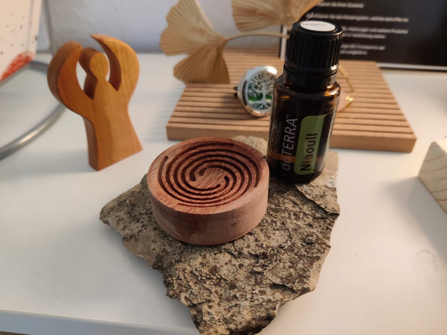 Natürlicher Duftgenuss mit dem Passivdiffuser aus Holz, als Spirale oder Kelch