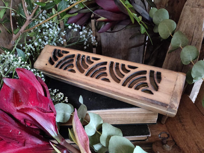 Holzhalter "Wave" mit Vorratsbox für Räucherstäbchen