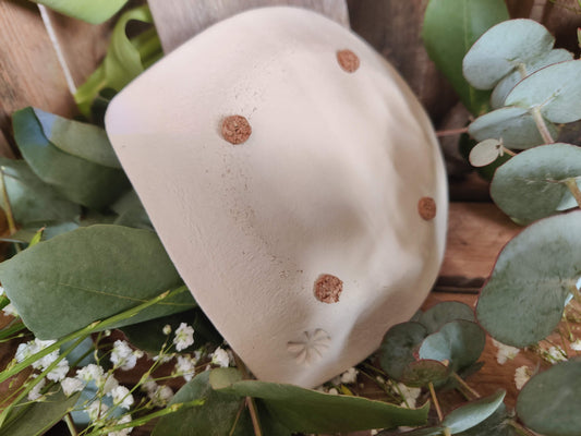 Handgefertigtes Unikat: Keramik-Untersetzer für die Licht der Alpen Kerzen