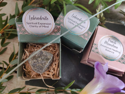 Mondsteine & Labradorit – Deine Begleiter für die Seele
