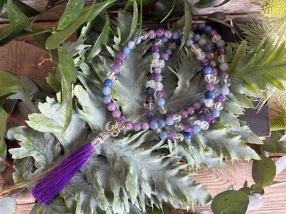 Mala-Kette mit Amethyst, Aventurin & Bergkristall und OM-Symbol