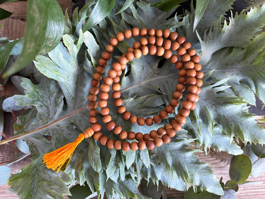 Sandelholz-Mala – 108 Perlen voller Ruhe & warmer Erdung
