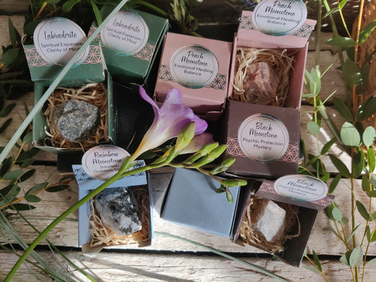 Mondsteine & Labradorit – Deine Begleiter für die Seele