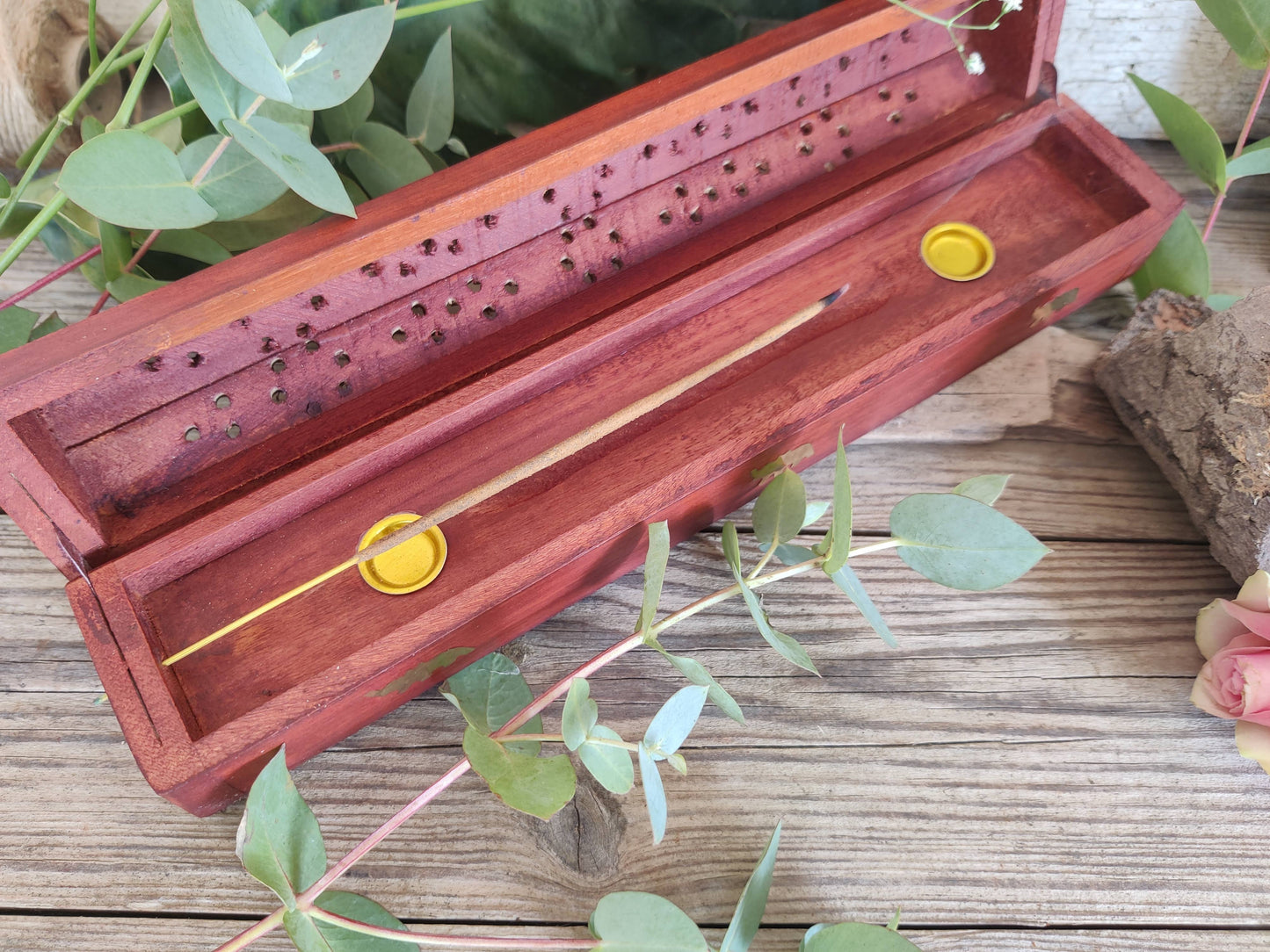 Räucherstäbchenhalter – Holzbox mit Elefanten