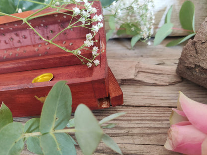 Räucherstäbchenhalter – Holzbox mit Sternen