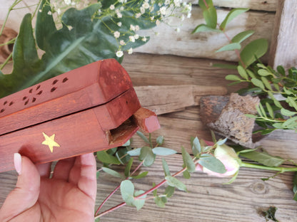 Räucherstäbchenhalter – Holzbox mit Sternen
