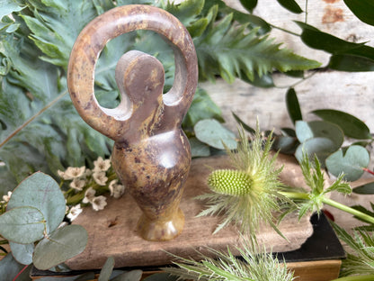 Göttin-Statuette aus Speckstein – Symbol für Weiblichkeit, Kraft & Erdung