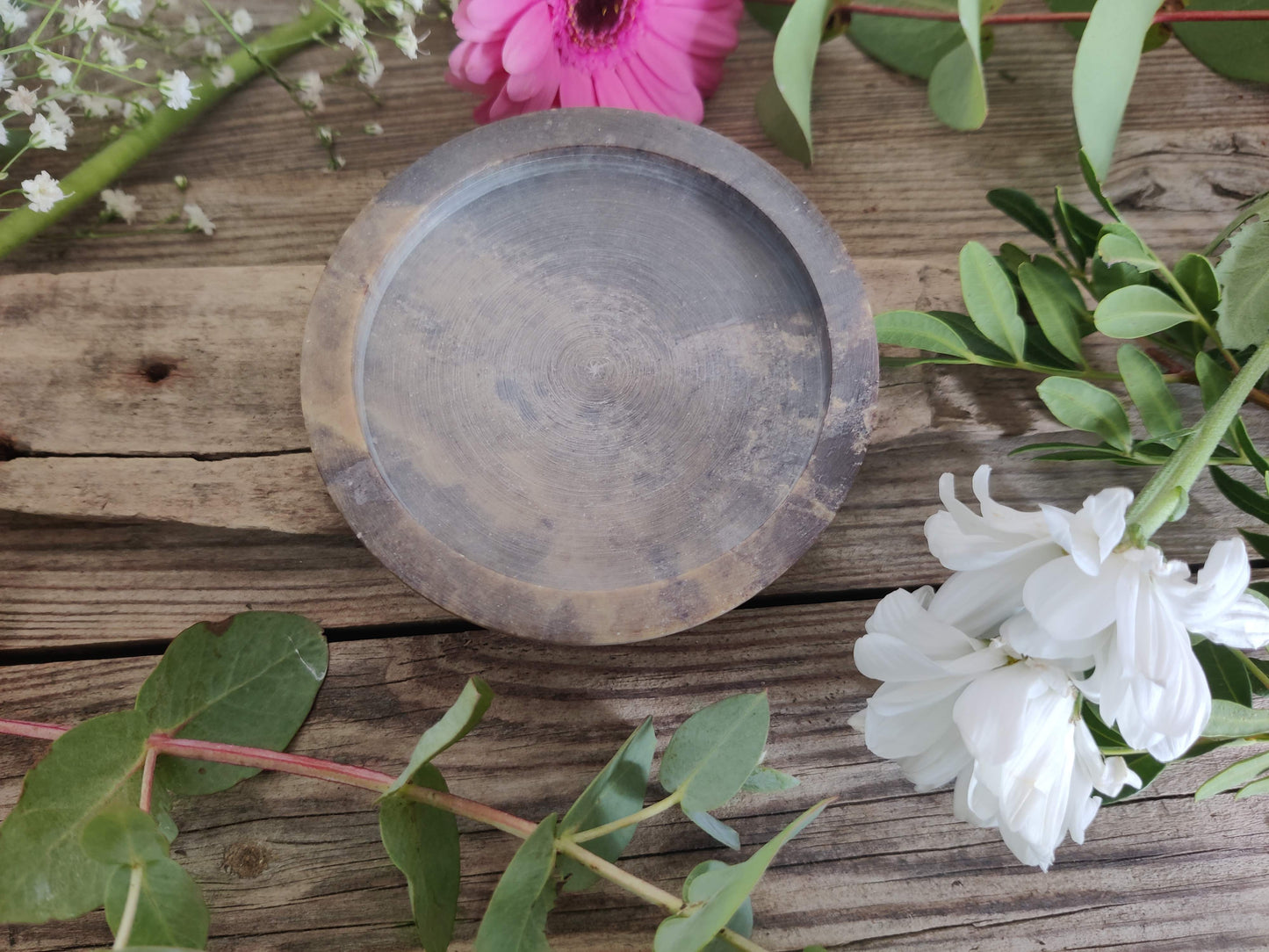 Kerzenuntersetzer Soluna aus Speckstein, rund und beige