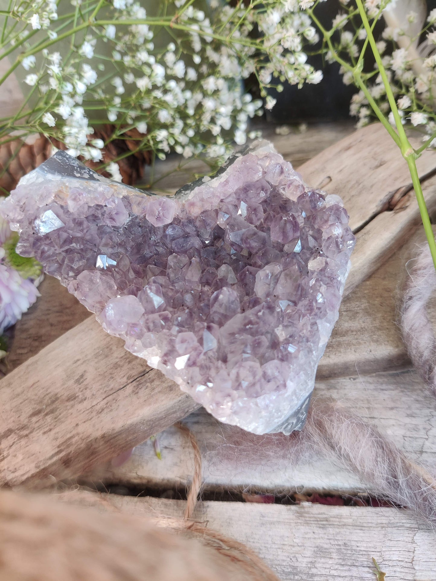 Amethyst-Stufe zur energetischen Reinigung von Edelsteinen