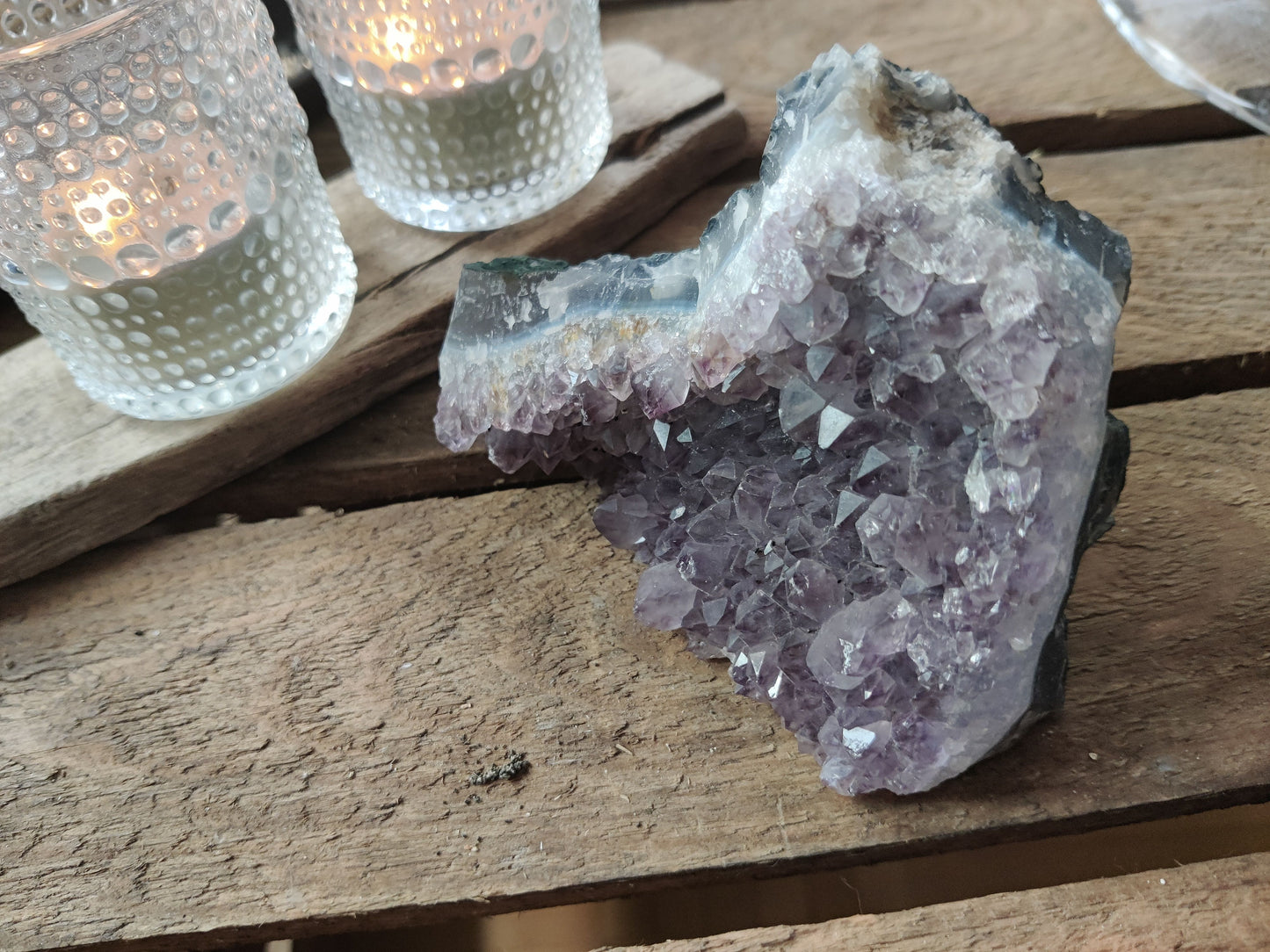 Amethyst-Stufe zur energetischen Reinigung von Edelsteinen