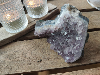 Amethyst-Stufe zur energetischen Reinigung von Edelsteinen