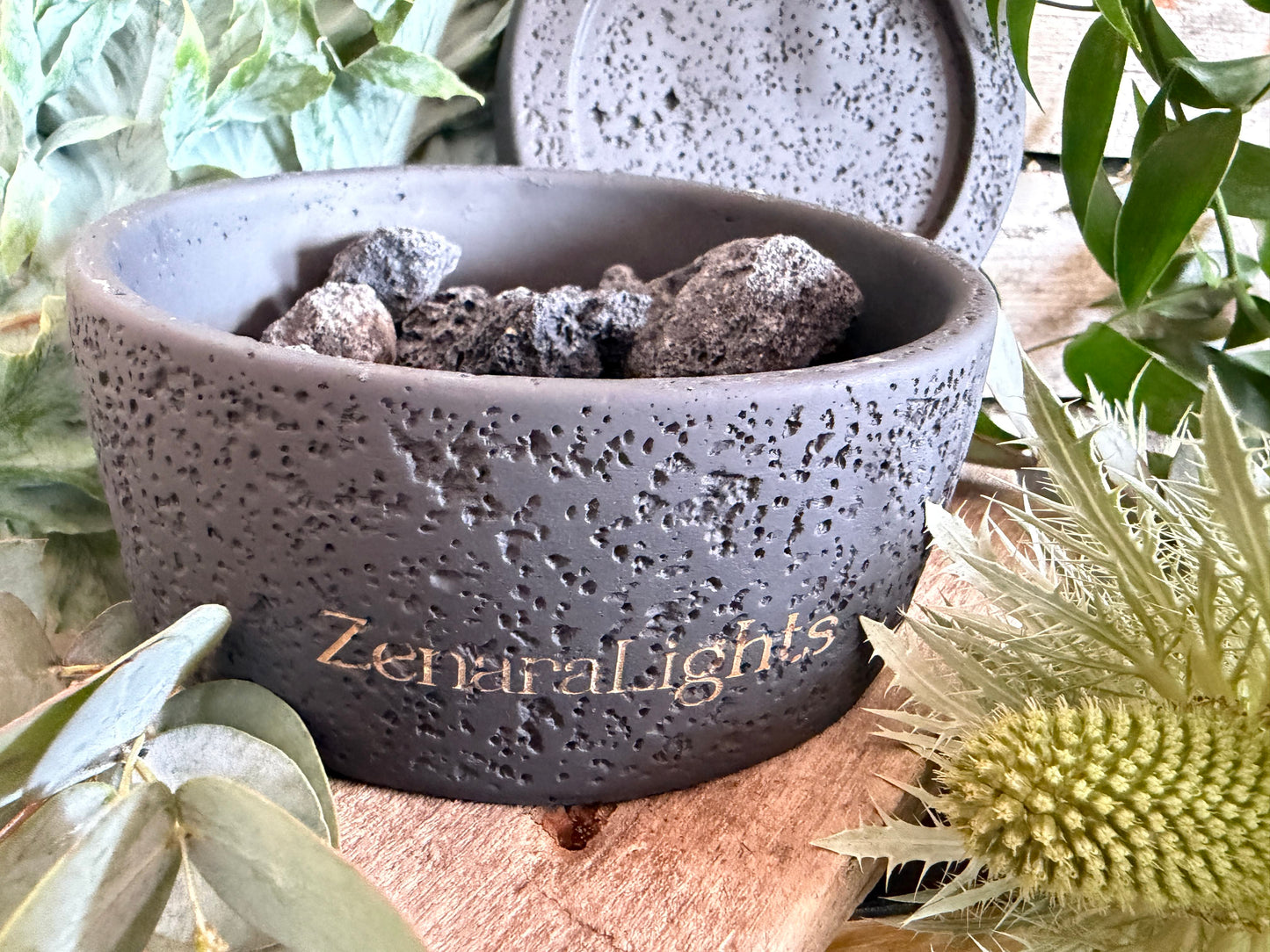 Lavastein Passiv Diffuser von Zenara Lights (inkl. 5 ml doTERRA Wild Orange)