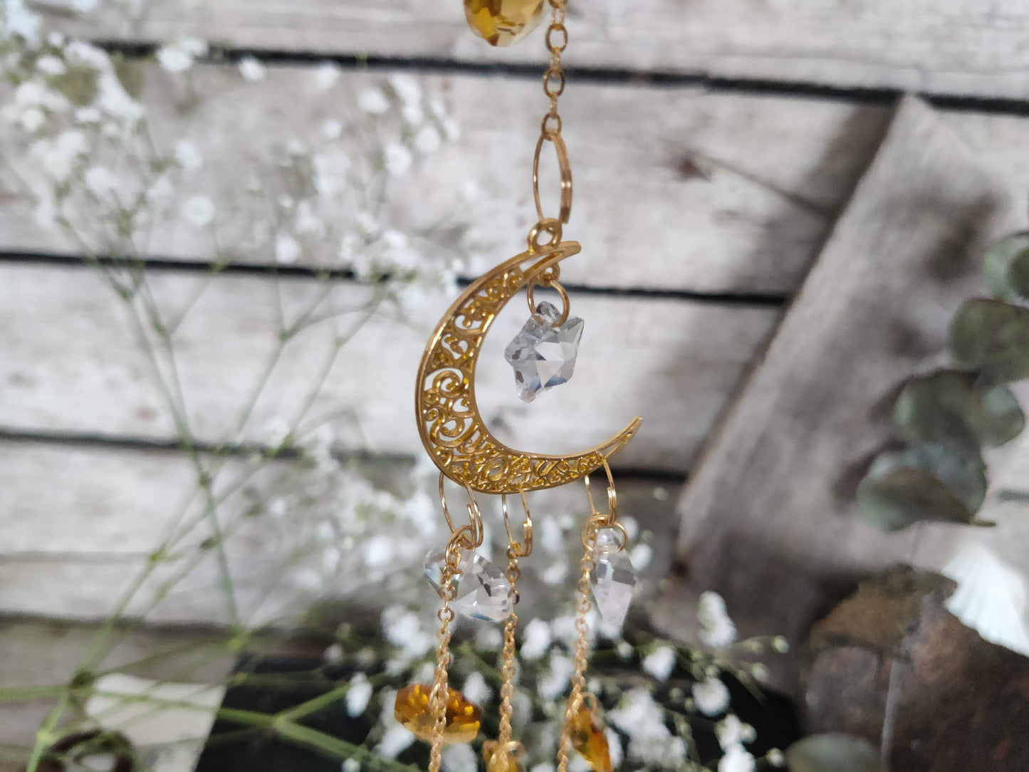 Sonnenfänger „Goldener Ornament-Mond“ – Warme Lichtmagie