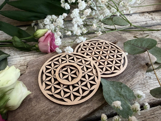 Edelsteinkugel-Ständer Blume des Lebens – Ein energetischer Platz für deine Schätze