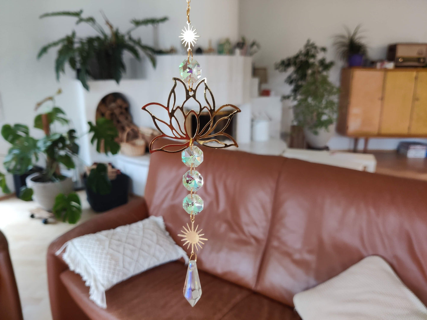 Sonnenfänger „Goldene Lotusblüte“ – Licht & Klarheit