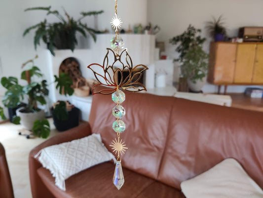 Sonnenfänger „Goldene Lotusblüte“ – Licht & Klarheit