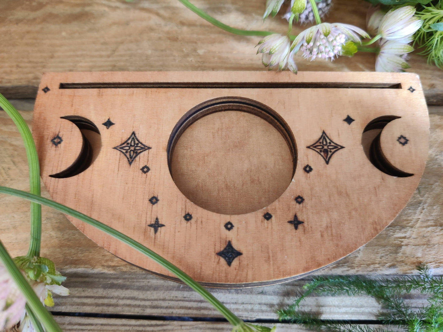 Kartenhalter Mondphasen aus Holz – Für deine Orakel- und Tarotkarten